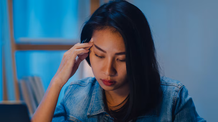 Em chính là giọt nước làm tràn cái ly hôn nhân của hai người -  Ảnh Freepik