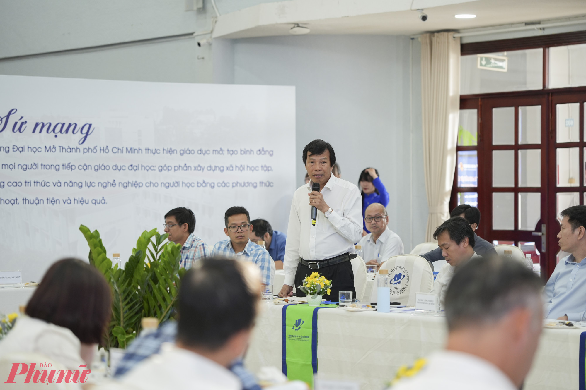 Các nhà quản lý, chuyên gia đến từ các trường đại học góp ý để xây dựng đề án phát triển nghiên cứu khoa học trong trường đại học - Ảnh: Nguyễn Loan