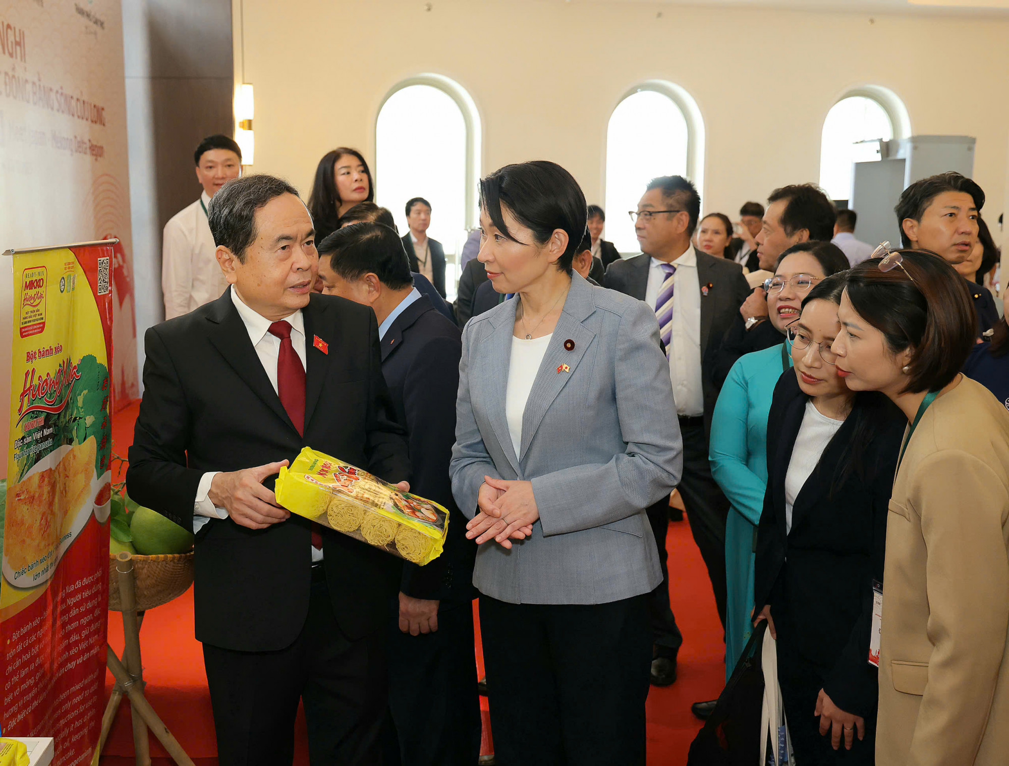 ông Trần Thanh Mẫn - Chủ tịch Quốc hội Trần Thanh Mẫn cảm ơn Đại sứ
