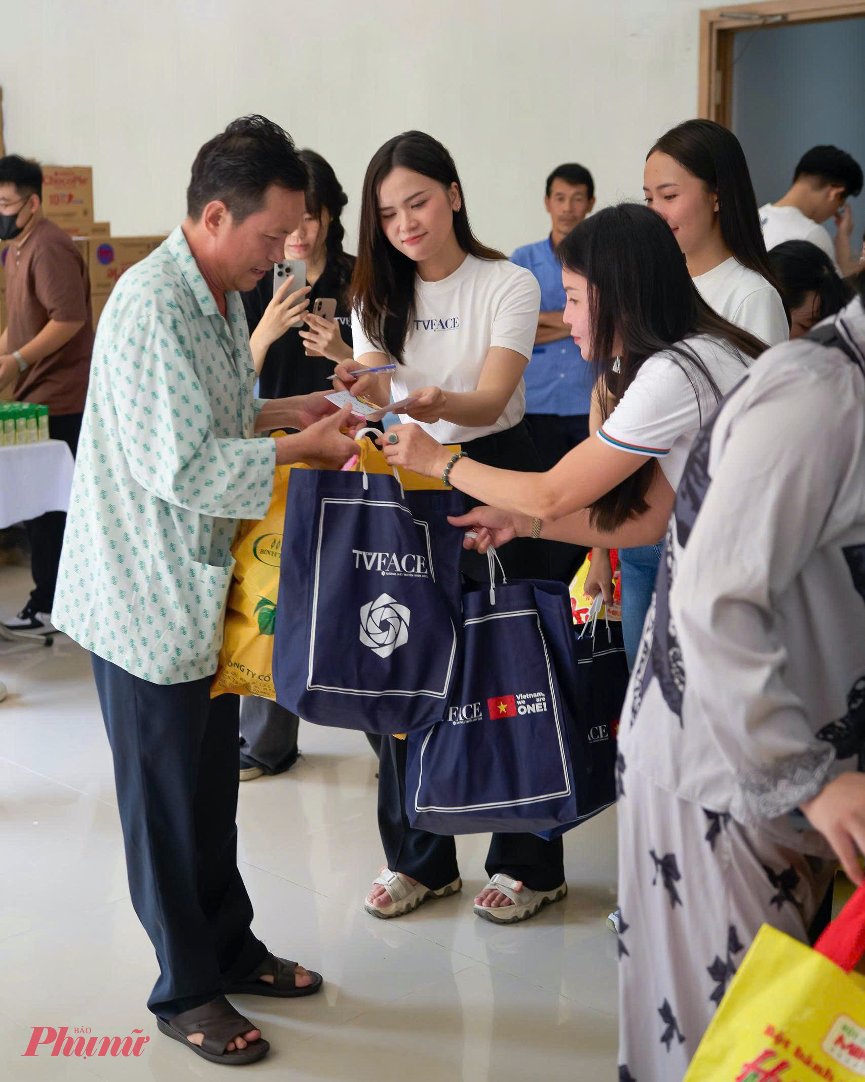 Những phần quà và phiếu mua hàng 0 đồng cho
