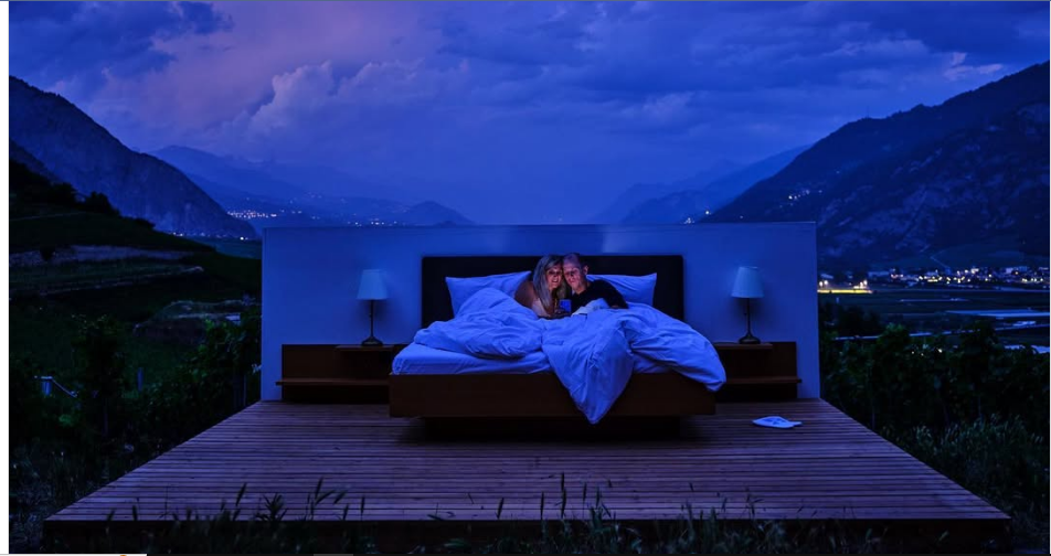 Null Stern có triết lý “The star is not the hotel, but each guest”, tạm dịch “Ngôi sao không phải là khách sạn, mà chính là mỗi vị khách”.  Khách sạn mời gọi bạn sống chậm lại, thoát khỏi thế giới bận rộn để đắm chìm với bầu trời đêm bao la và hòa mình vào thiên nhiên - Ảnh: nullsternhotel