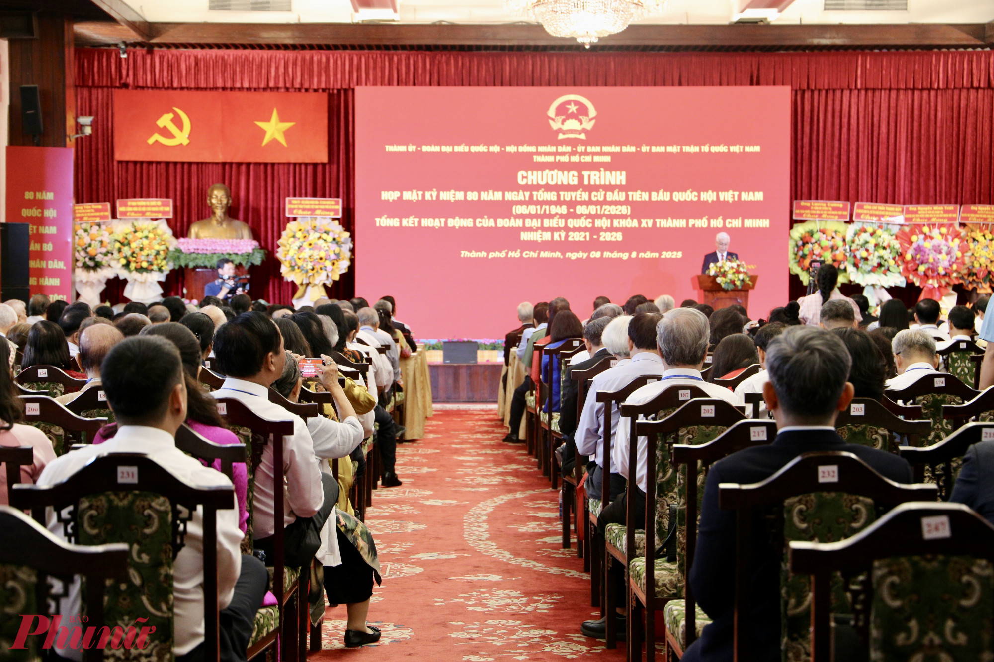 Toàn cảnh chương trình họp mặt diễn ra tại Hội trường Thống Nhất (phường Sài Gòn) - Ảnh: Thanh Tâm