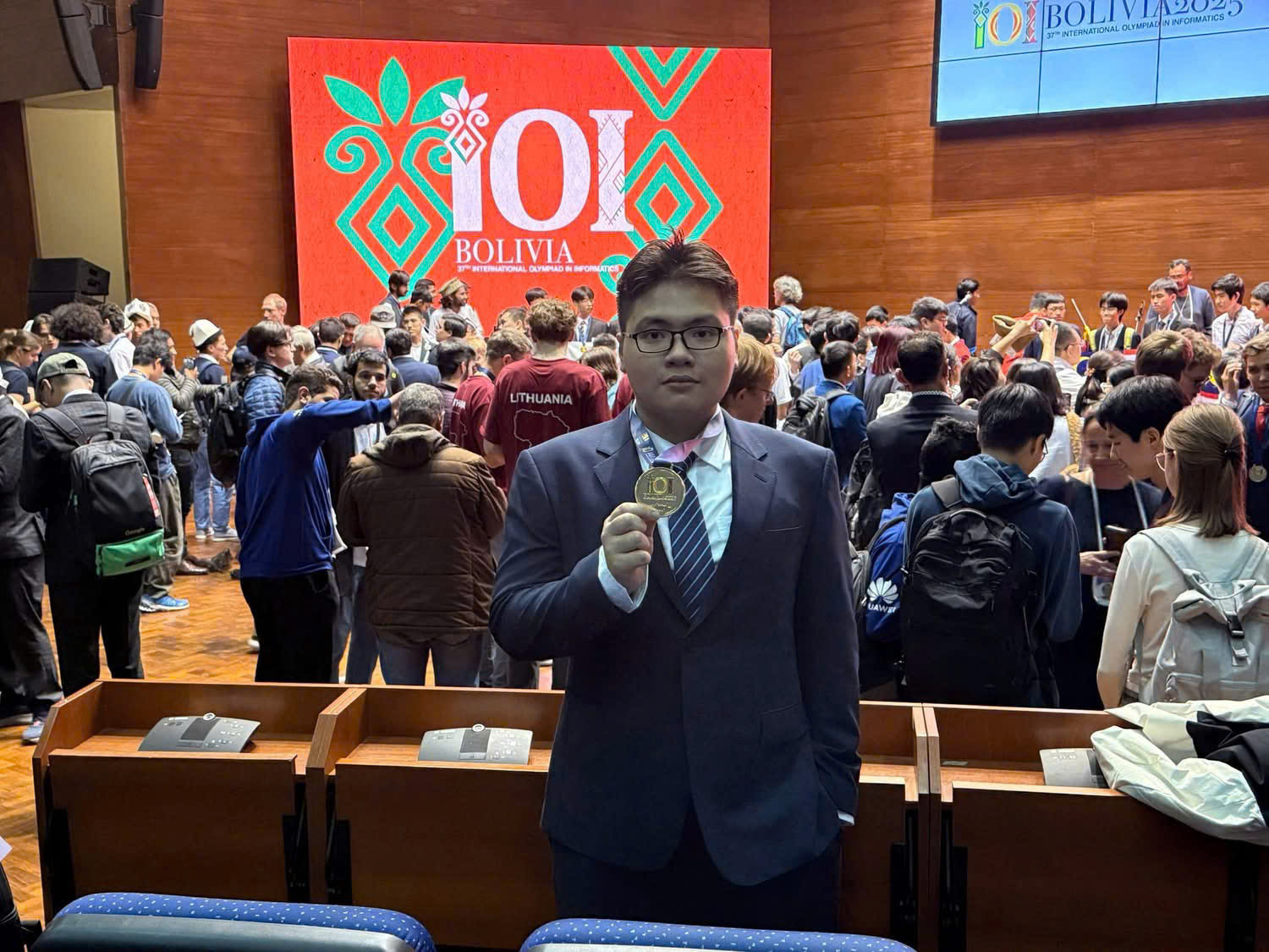 Lê Kiến Thành tại Olympic Tin học quốc tế (IOI) năm 2025 - Ảnh: MOET
