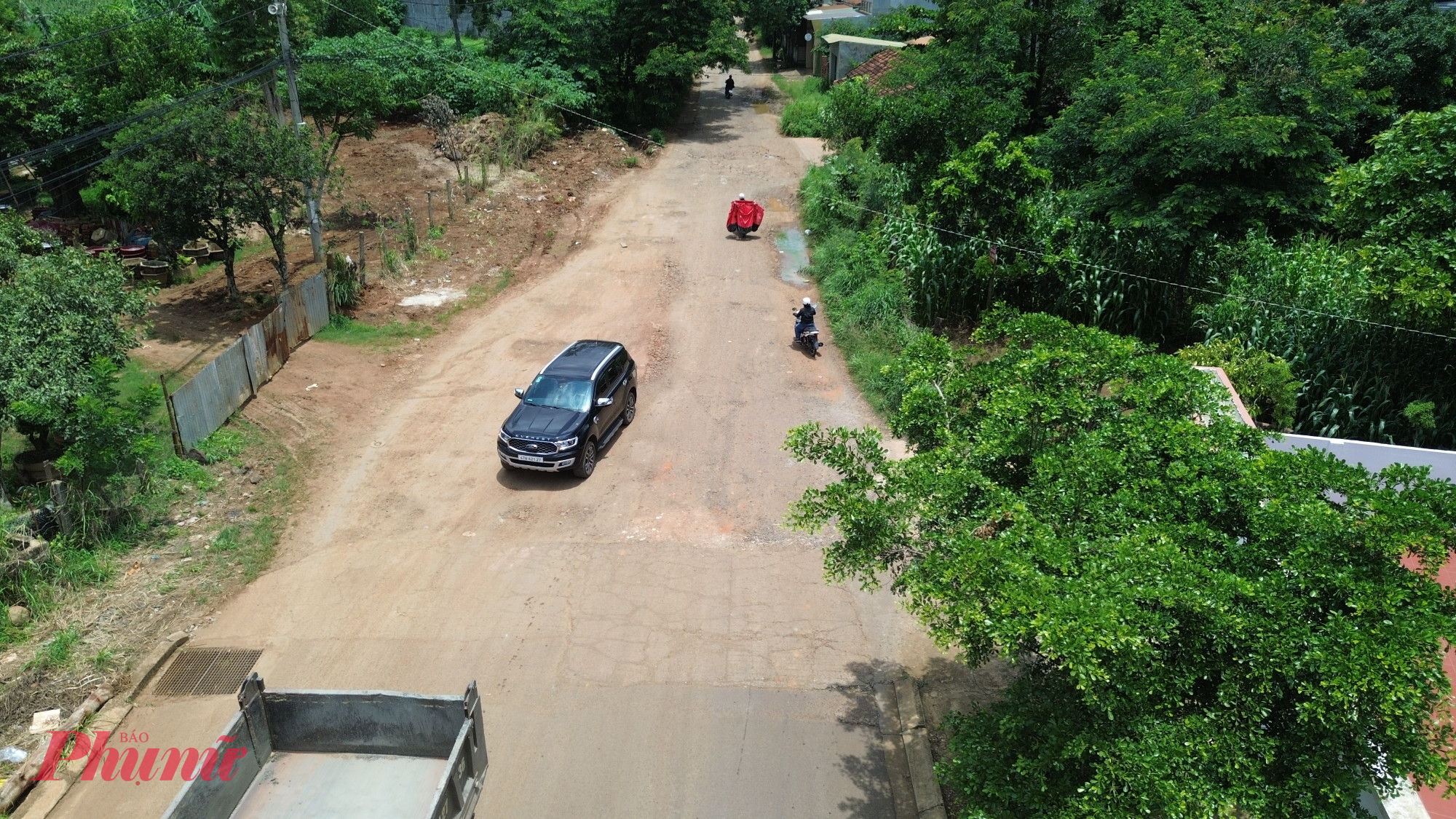 Năm 2017, tỉnh Đắk Lắk đã đồng ý chủ trương tiếp tục triển khai thi công dự án nói trên. Tuy nhiên, trong quá trình triển khai thực hiện, dự án đã phát sinh nhiều vấn đề vướng mắc, bất cập liên quan đến công tác bồi thường, giải phóng mặt bằng.