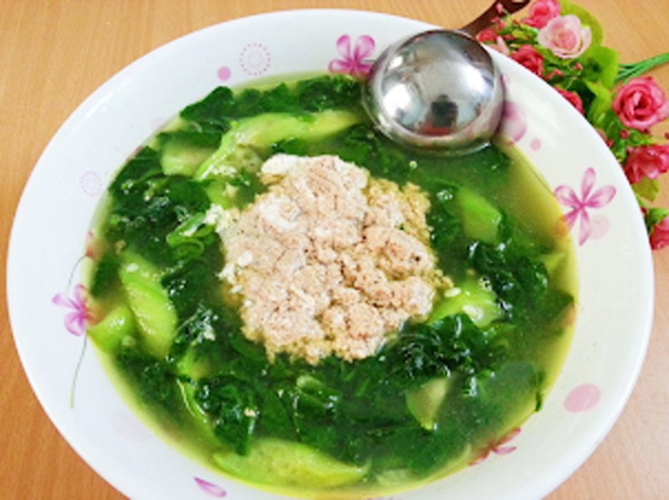 Canh rau tập tàng - Ảnh do tác giả cung cấp