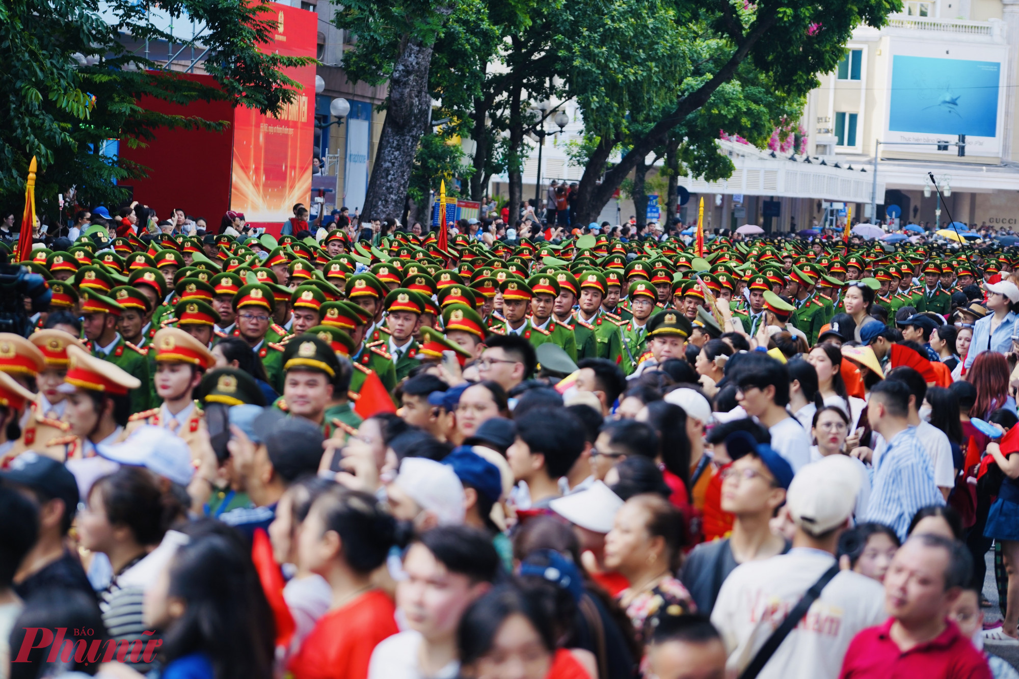 Cạnh đó, ngày hội cũng có các màn biểu diễn võ thuật CAND với trình độ, kỹ thuật cao.