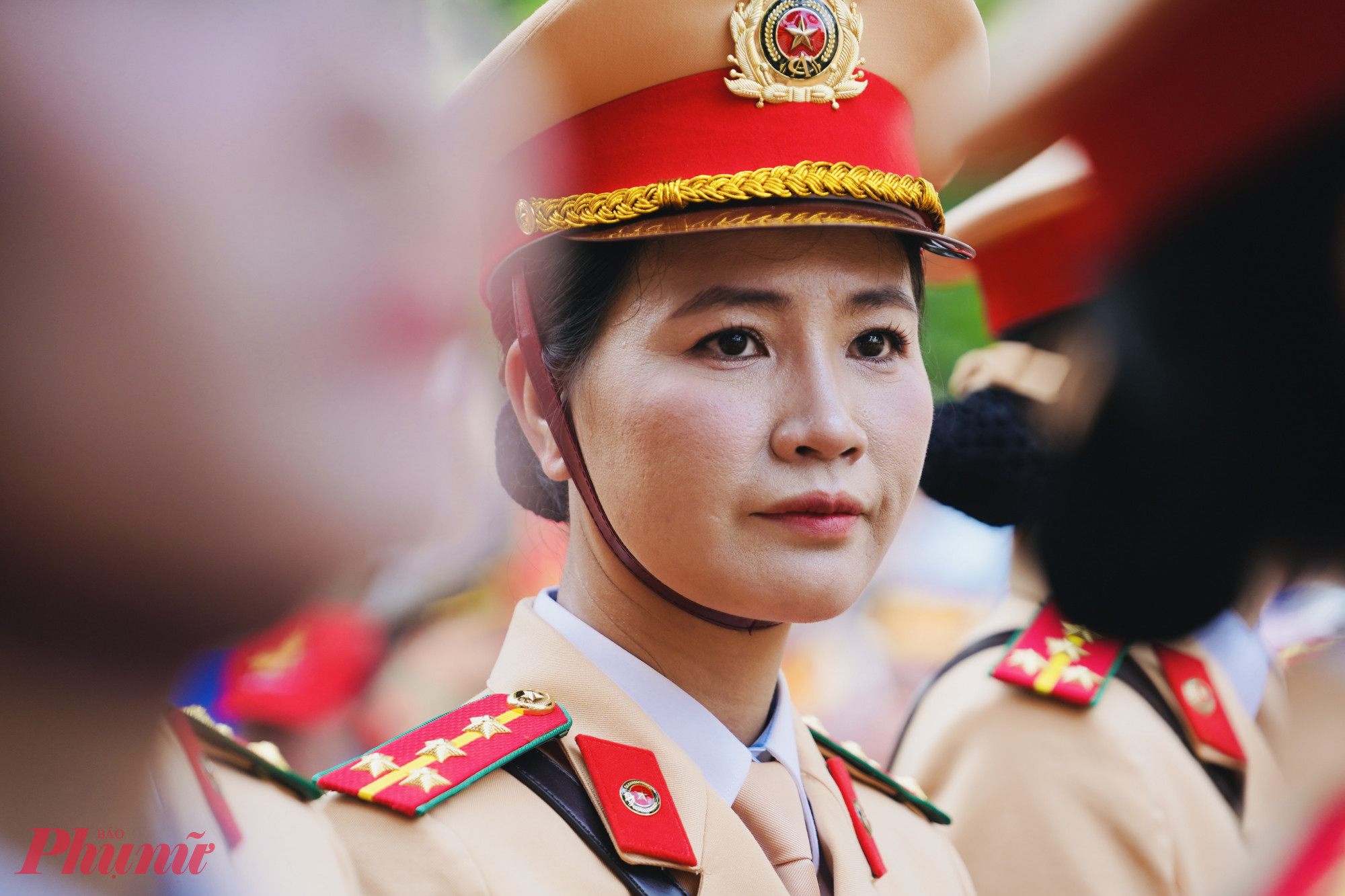 Sau buổi diễu binh, diễu hành là những khuôn mặt ướt đẫm mồ hôi của các chiến sĩ Công an Hà Nội.