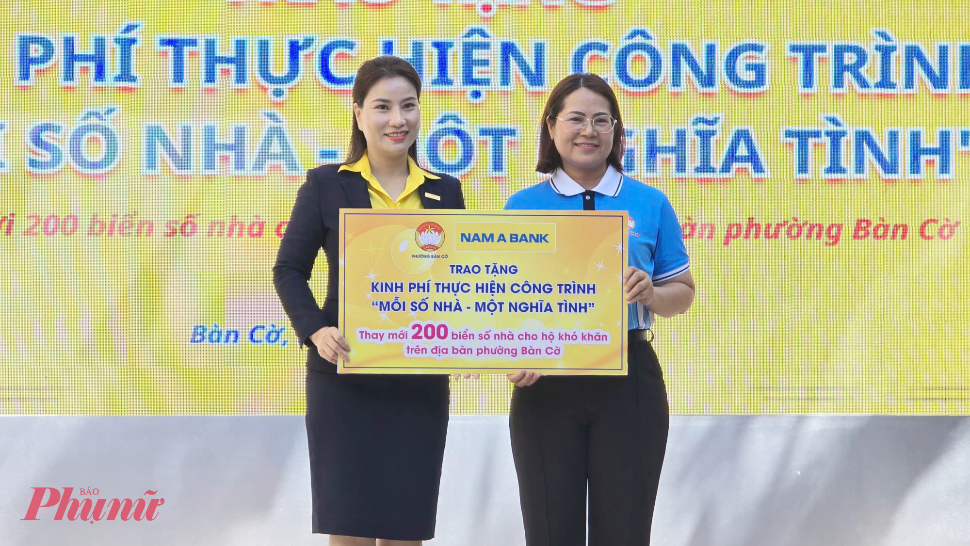được sự hỗ trợ từ Ngân hàng Thương mại Cổ phần Nam Á, Ủy ban Mặt trận Tổ quốc Việt Nam phường Bàn Cờ triển khai công trình “Mỗi số nhà - Một nghĩa tình” nhằm hỗ trợ trao tặng 200 bảng số nhà mới cho những hộ gia đình có hoàn cảnh khó khăn trên địa bàn. 