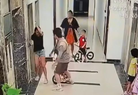 Camera ghi lại hình ảnh Th. hành hung chị T.