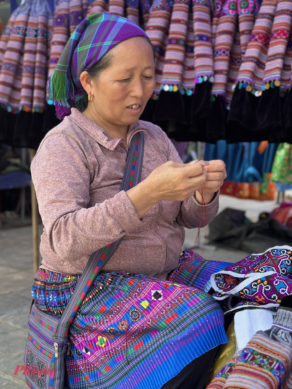Thêu thổ cẩm