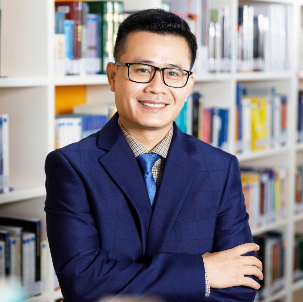 Phó giáo sư, tiến sĩ Đỗ Thiên Anh Tuấn