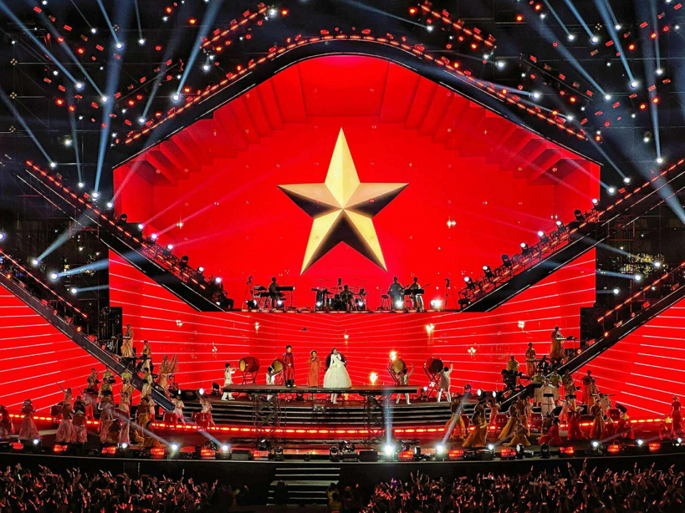 Sân khấu đêm nhạc V Concert: Rạng rỡ Việt Nam - Nguồn ảnh: BTC