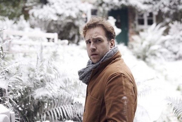 Tập  phim White Christmas được giới chuyên môn đánh giá là tập hay nhất của Black Mirror với điểm IMDb lên tới 9,1.