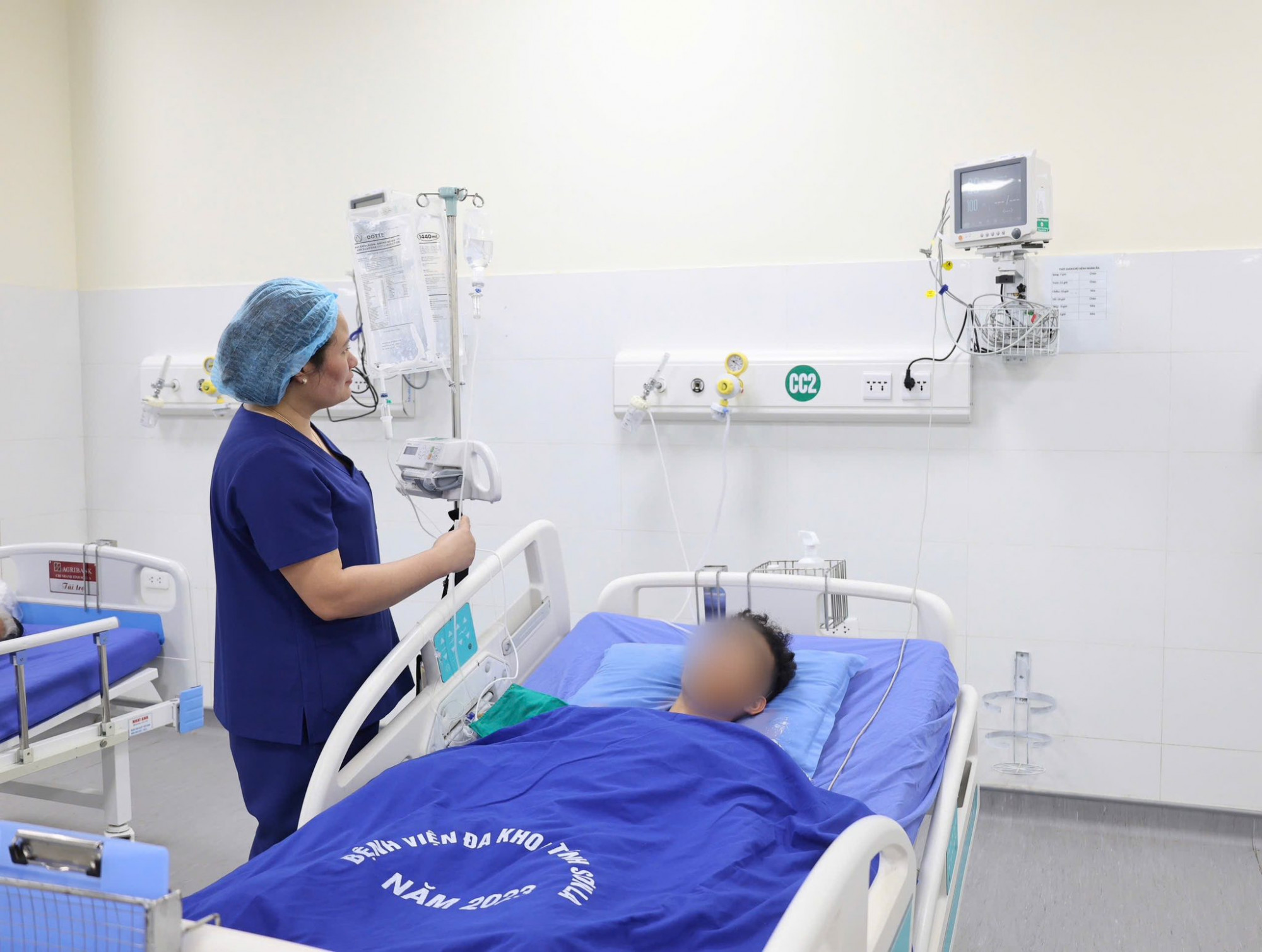 Nam bệnh nhân được bệnh viện nỗ lực cứu sống sau 