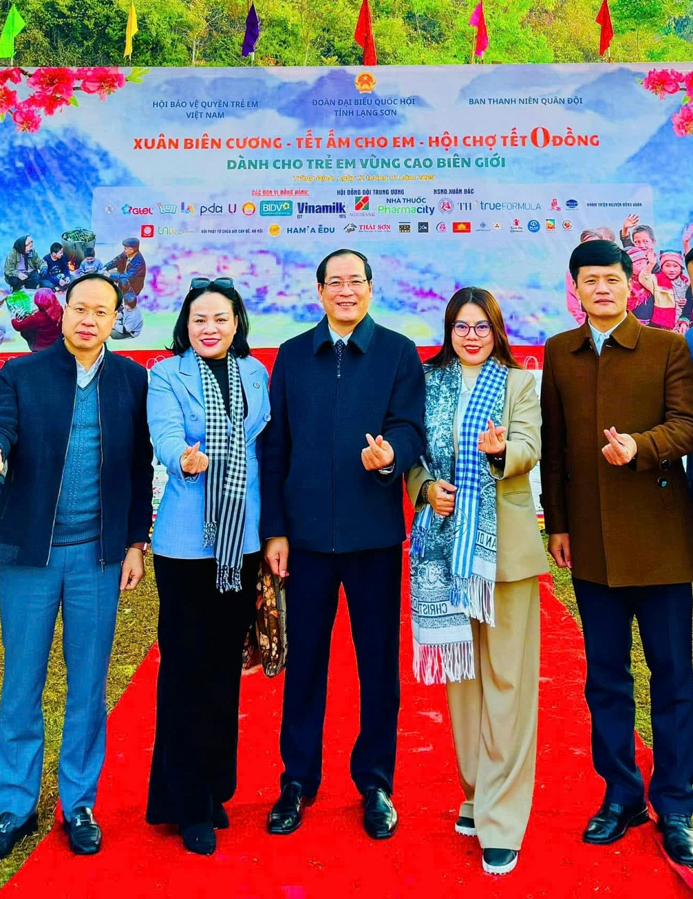 Chương trình Xuân biên cương - Tết ấm cho em, một hội chợ Tết 0 đồng dành cho trẻ em ở vùng cao biên giới tại Lạng Sơn - Ảnh: nhân vật cung cấp
