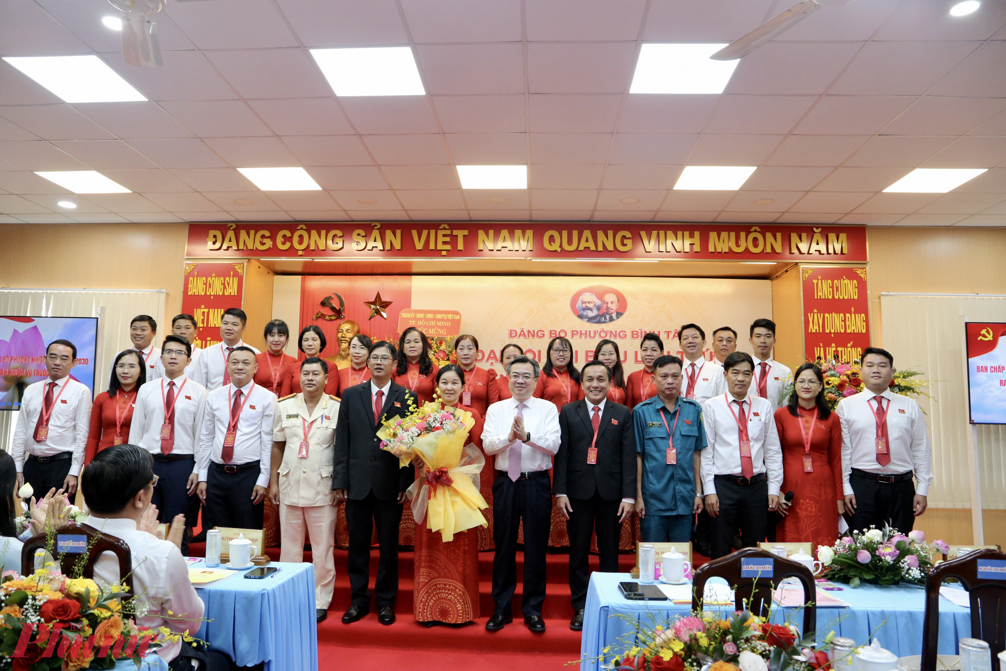 Đảng bộ phường Bình Tân ra mắt Ban chấp hành nhiệm kỳ mới - Ảnh: Thanh Tâm