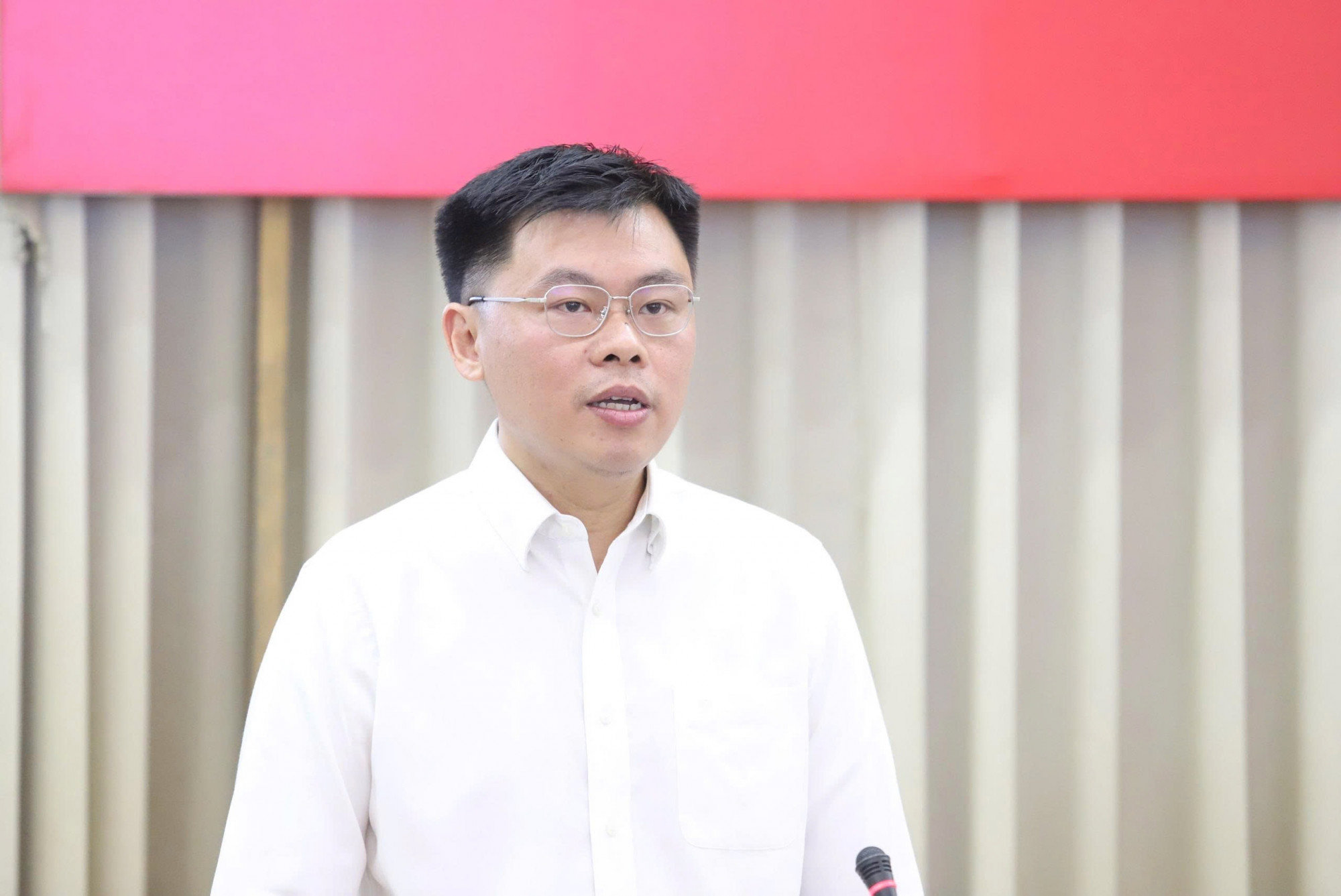 TS Trương Minh Huy Vũ, Viện trưởng Viện Nghiên cứu phát triển TPHCM, cho biết TPHCM hướng đến Trung tâm lớn của châu Á vào năm 2045 - Ảnh: Thanh Tâm