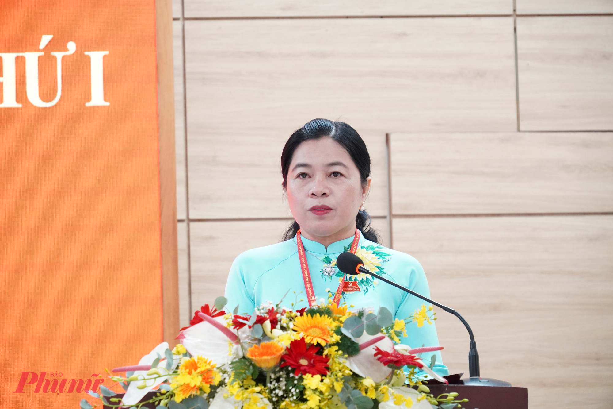 Bà Nguyễn Trần Phượng Trân - Bí thư Đảng ủy phường Tam Bình - phát biểu khai mạc Đại hội 