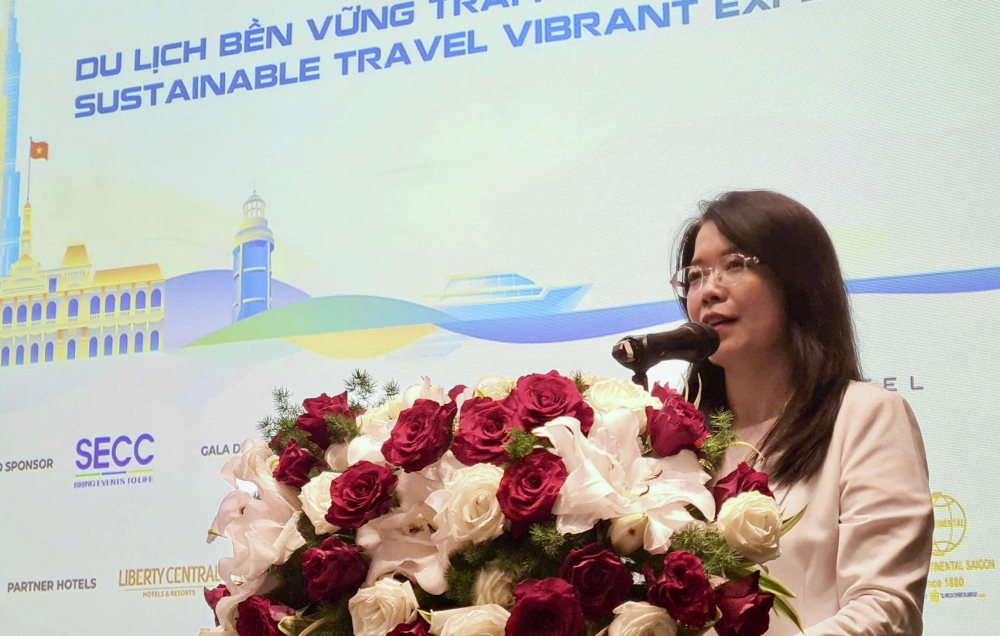 Bà Nguyễn Thị Ánh Hoa - Giám đốc Sở Du lịch TPHCM thông tin tại buổi họp báo Hội chợ du lịch quốc tế TPHCM (ITE HCMC 2025). Ảnh: Quốc Thái
