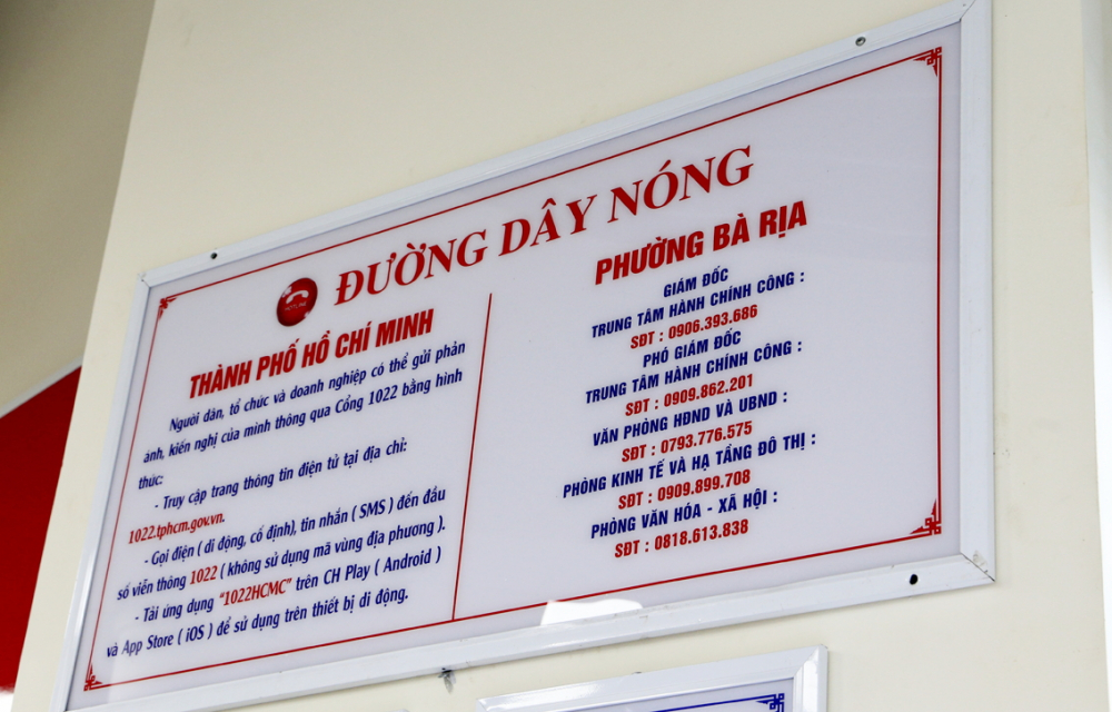 Đường dây nóng 1022 được bố trí ngay tại Trung tâm Phục vụ hành chính công phường Bà Rịa giúp người dân dễ dàng tiếp cận khi cần hỗ trợ