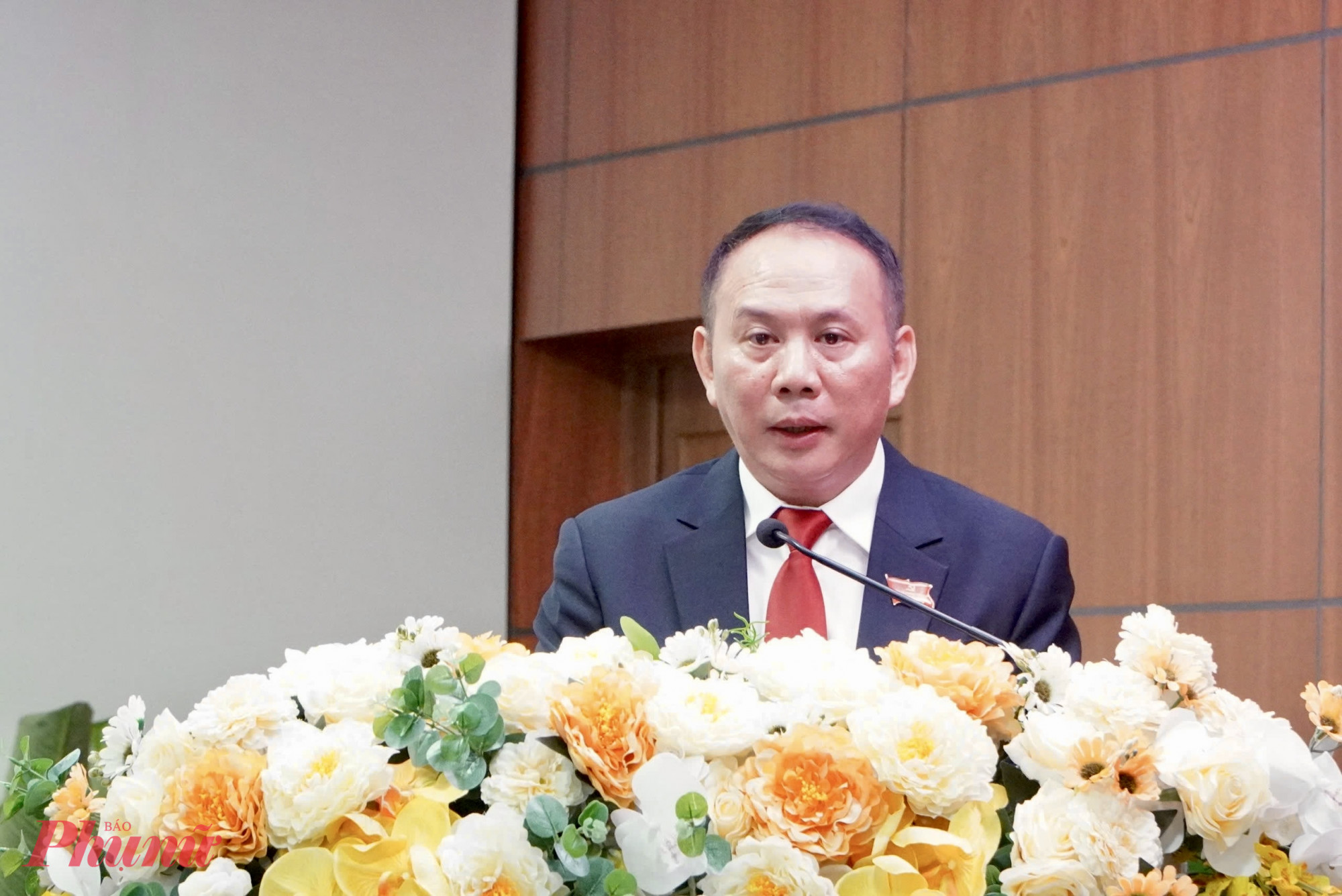Ông Lâm Hùng Tấn giữ chức Bí thư Đảng ủy phường Vườn Lài phát biểu tại hội nghị - Ảnh: Thanh Tâm