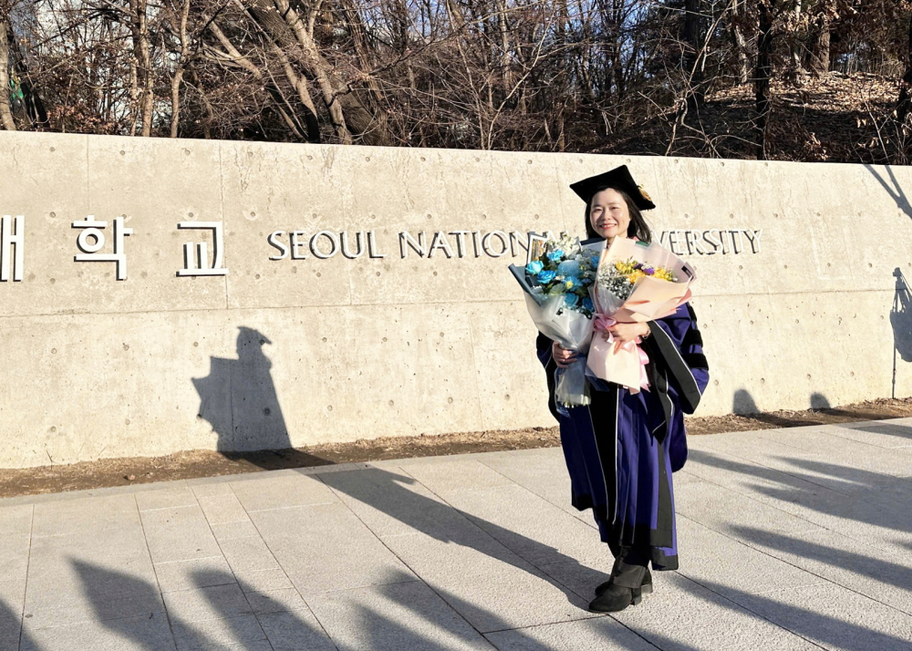 Cô Nguyễn Thị Trúc Ly trong ngày tốt nghiệp tiến sĩ ở Đại học Quốc gia Seoul tháng 2/2025 - Ảnh do nhân vật cung cấp