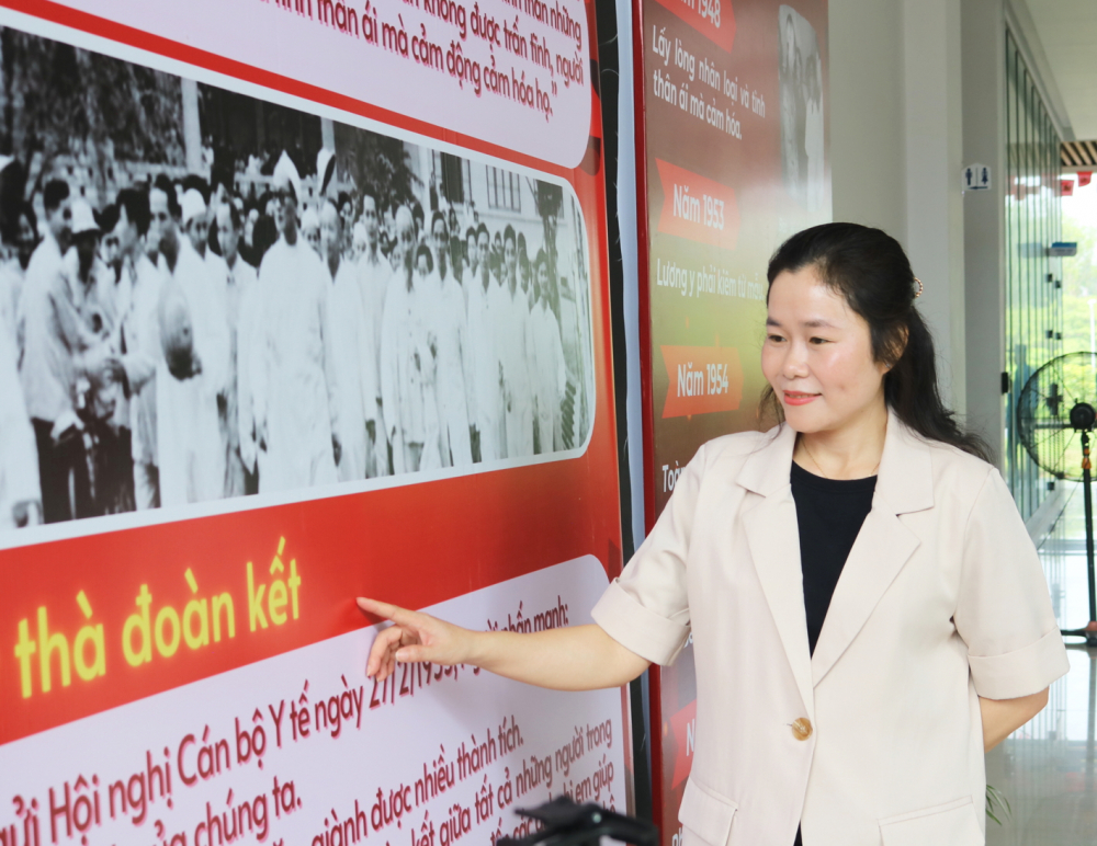 Tiến sĩ Nguyễn Thị Trúc Ly tại Không gian văn hóa Hồ Chí Minh Trường đại học Khoa học Sức khỏe (Đại học Quốc gia TPHCM) - ẢNH: N.L.