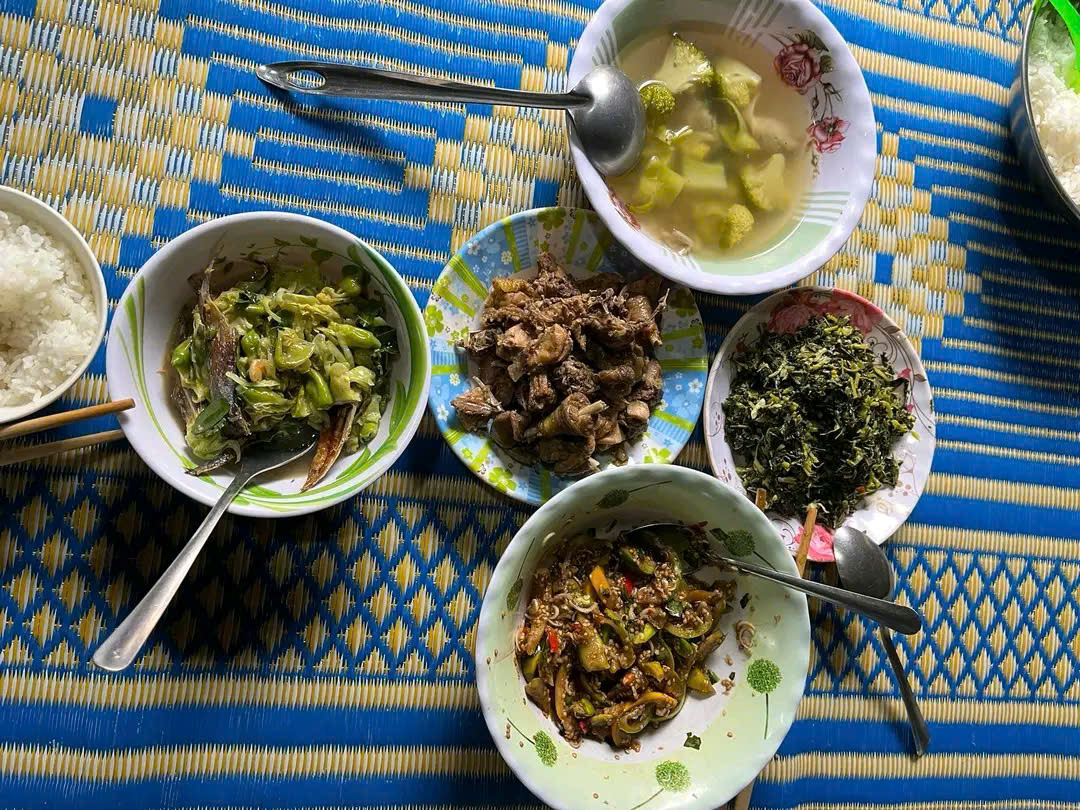 Bữa cơm của người Tây Nguyên thường xuyên có món cà đăng giã
