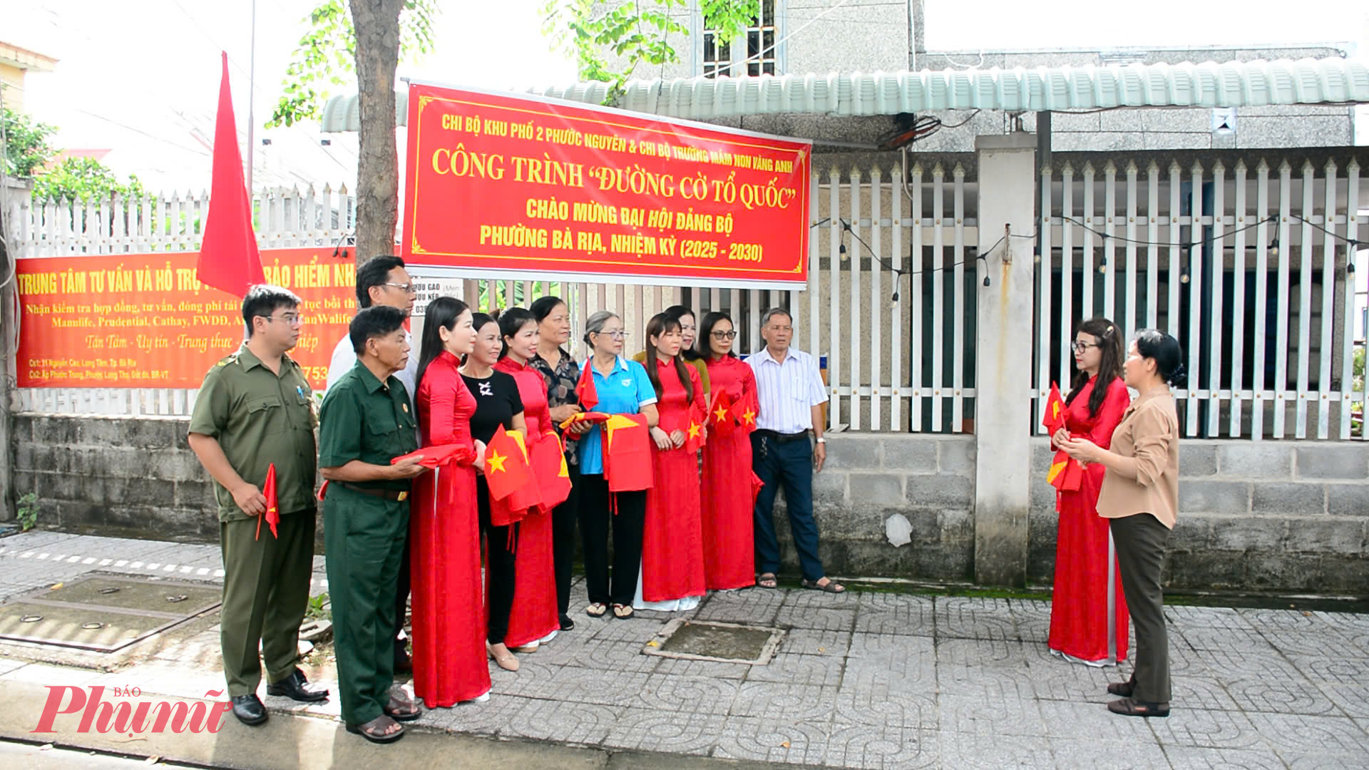 Chi bộ Khu phố 2 Phước Nguyên và Chi bộ Trường Mầm non Vàng Anh phối hợp thực hiện