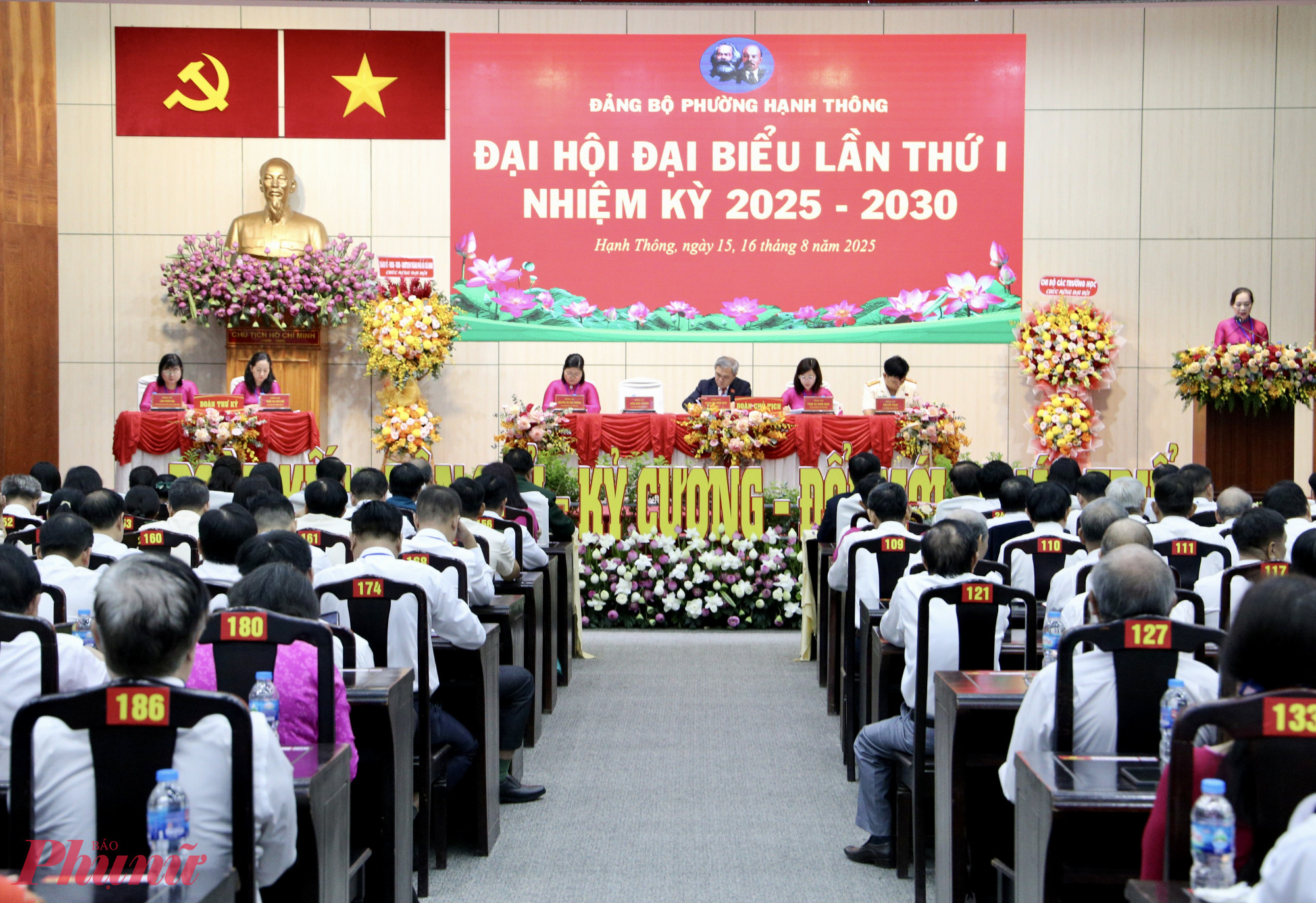 Toàn cảnh hội nghị Đại hội đại biểu lần thứ I, nhiệm kỳ 2025-2030 của phường Hạnh Thông -  Ảnh: Thanh Tâm