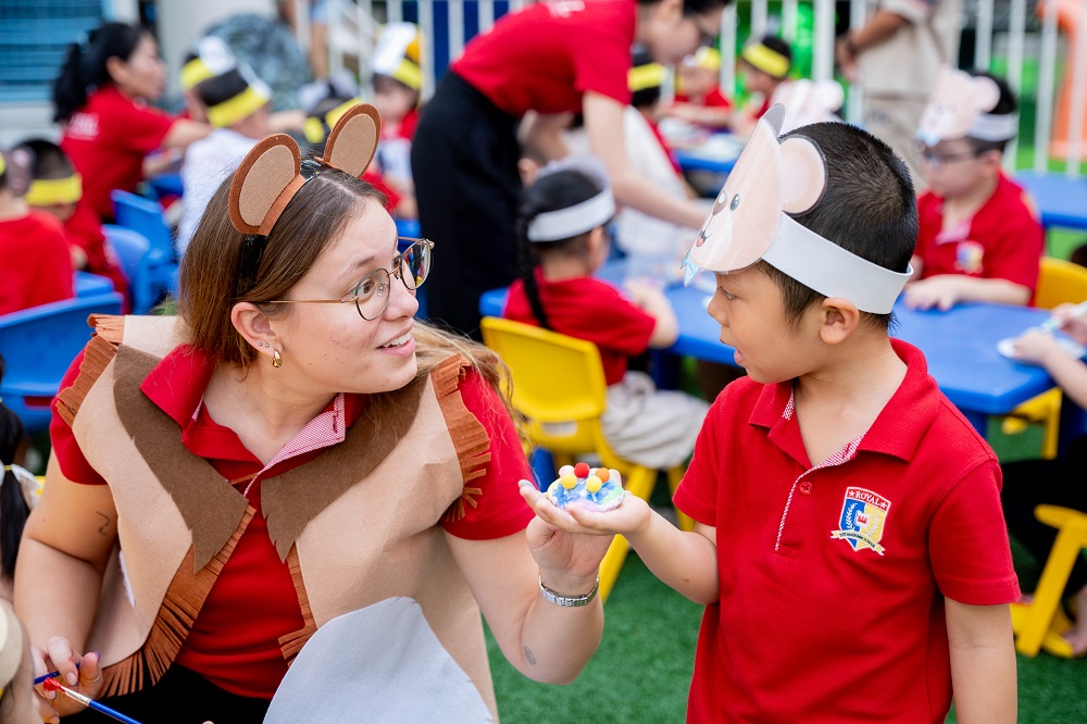 Mùa hè ở Royal School được trẻ yêu thích với chương trình mỗi tuần học một lễ hội - Ảnh: Royal School