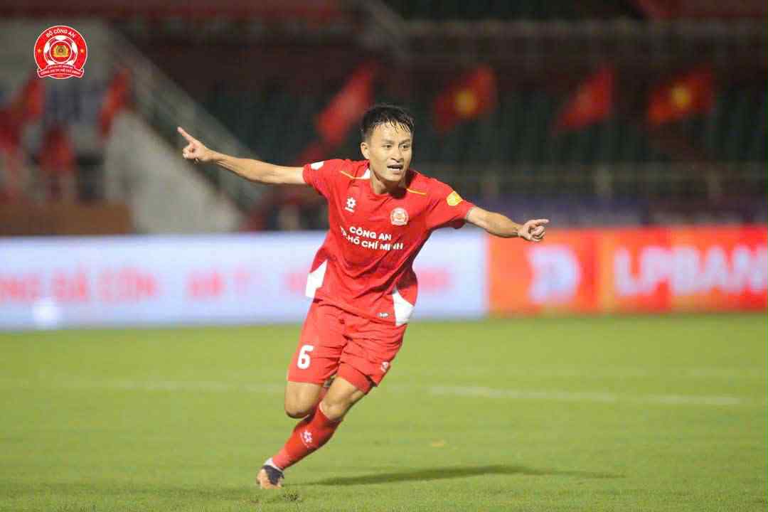 Võ Huy Toàn vui mừng sau khi nâng tỉ số lên 2-0. Nguồn: CLB CA TPHCM