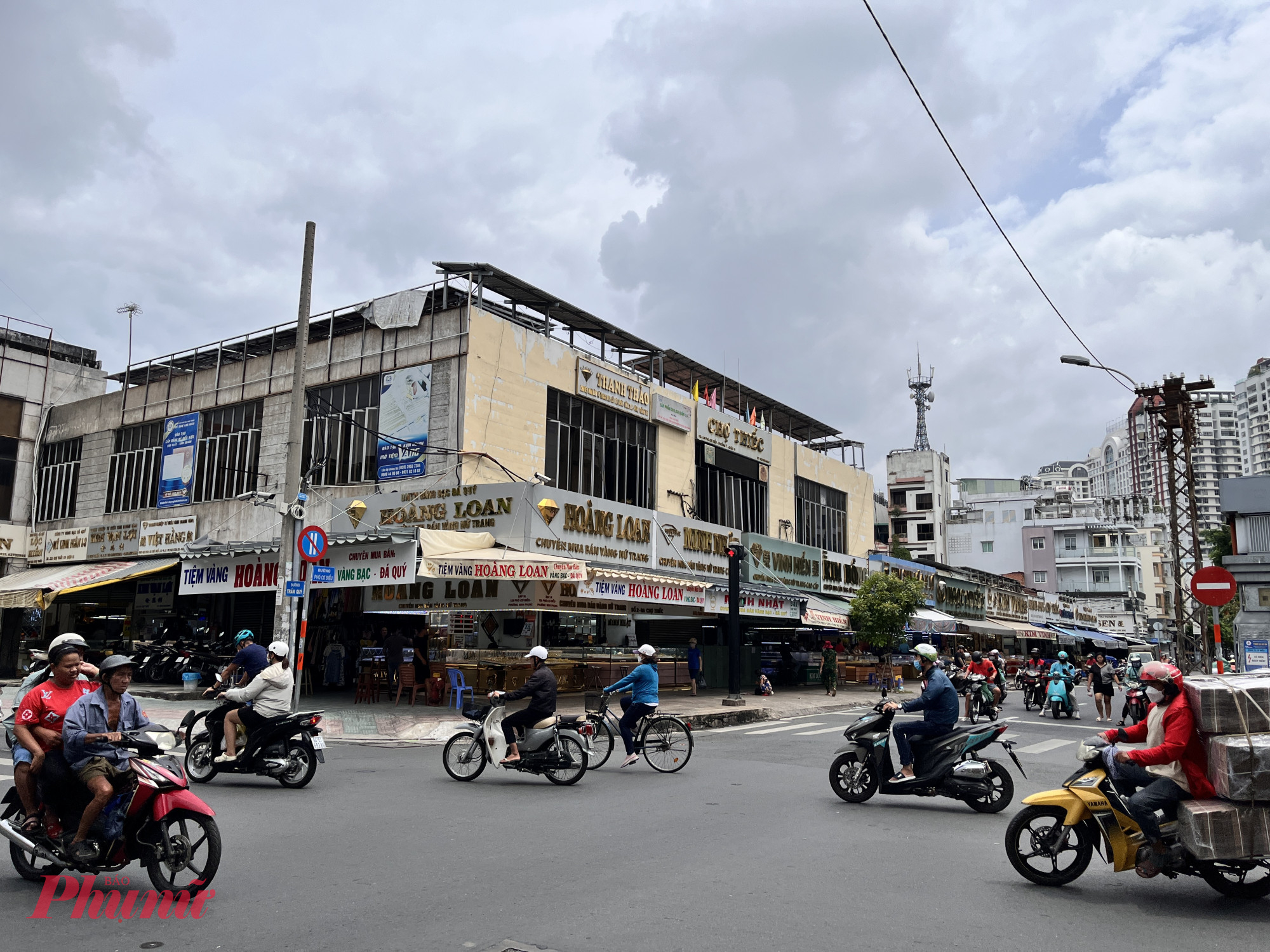 Chợ Thiếc là nơi bán vàng bình dân ở TPHCM
