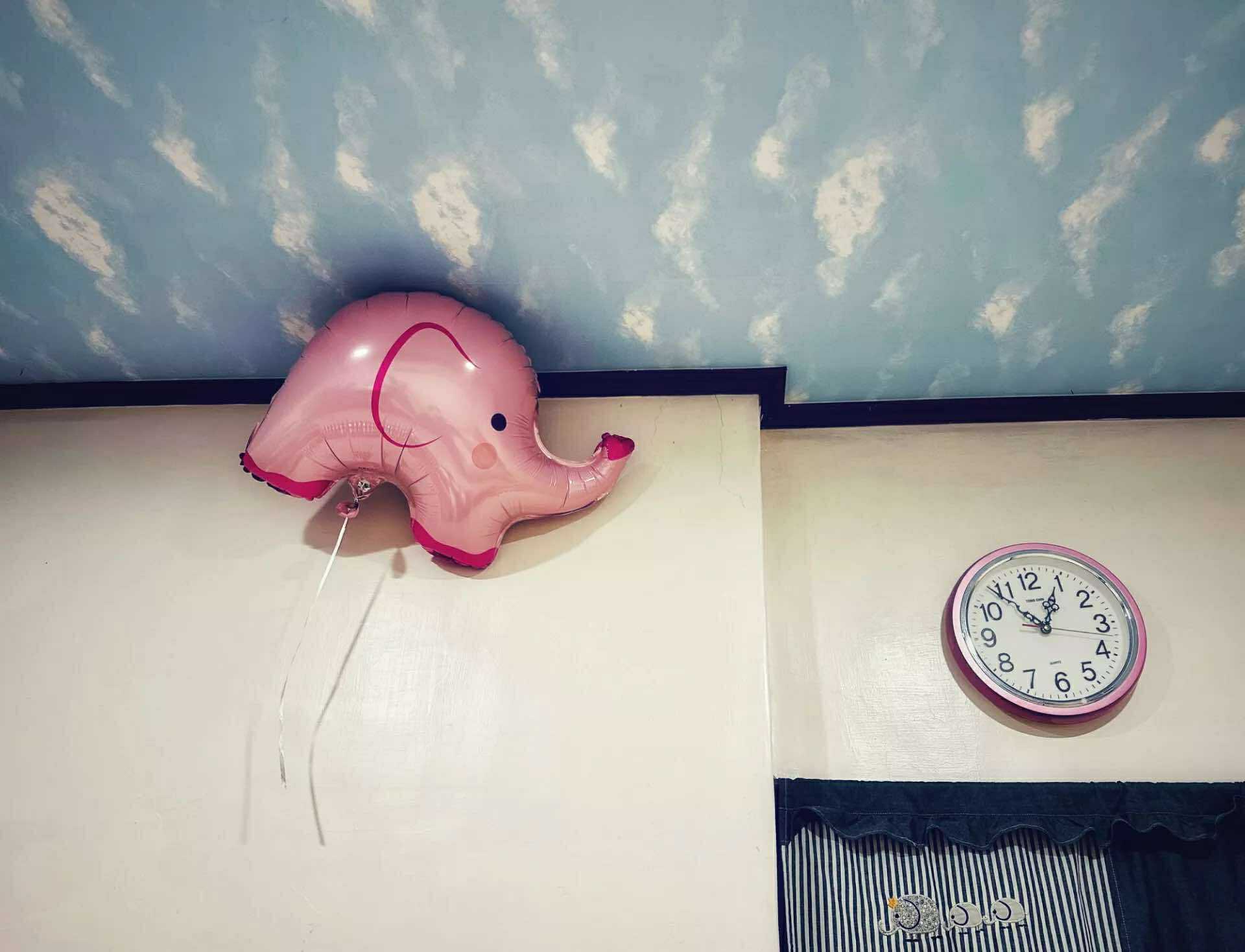 Bức Who lost the elephant balloon? của Leo Huang, Lifestyle