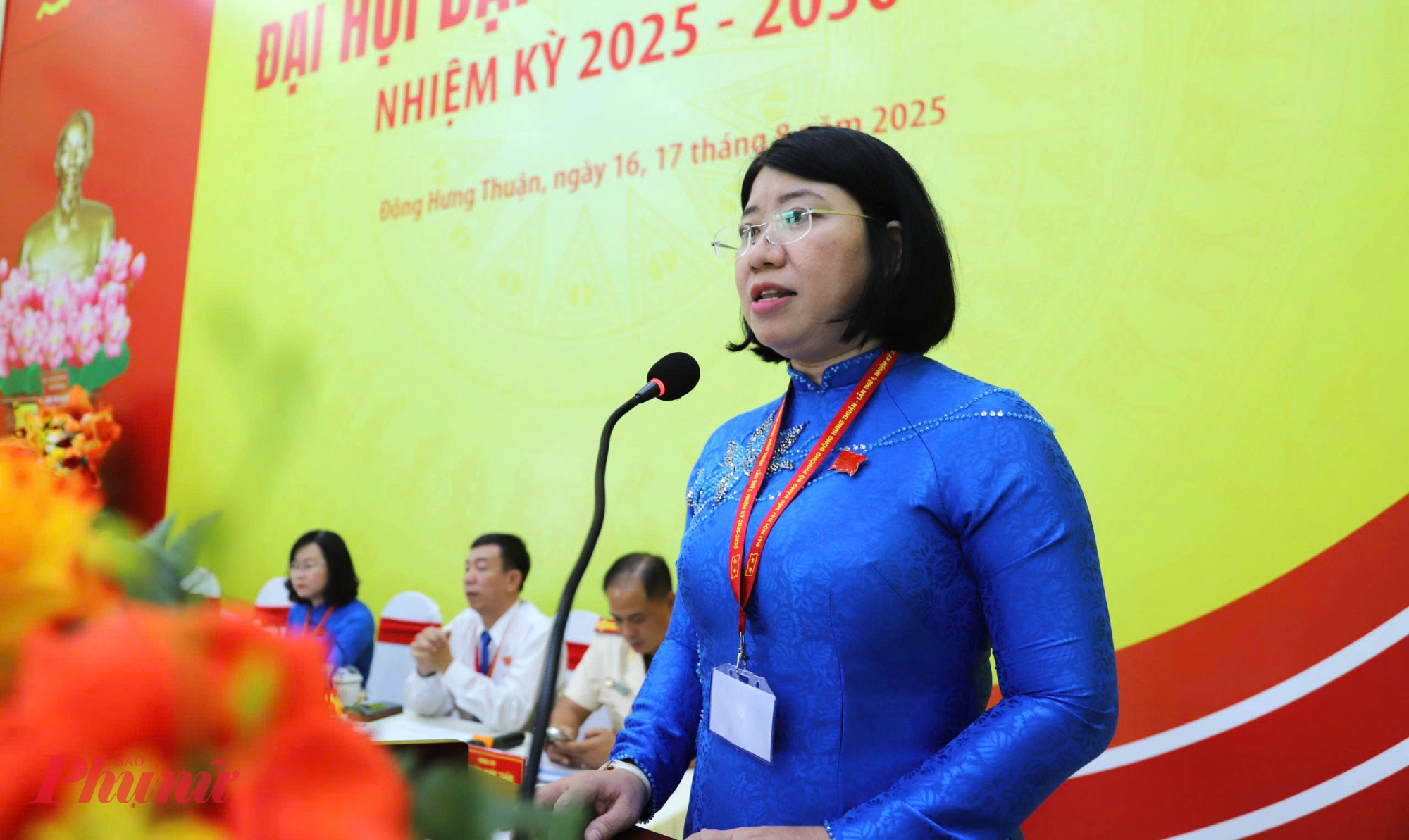 bà Trần Thị Huyền Thanh - Bí thư Đảng ủy phường Đông Hưng Thuận - phát biểu khai mạc đại ho65o 