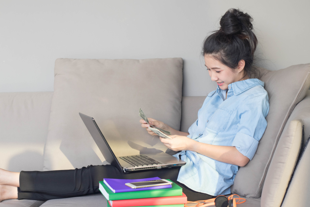 Nuôi dạy con nhà giàu là một nghệ thuật Tiền và vật chất dễ dàng có được dễ triệt tiêu sự cố gắng trong trẻ ( ảnh minh họa: Shutterstock)