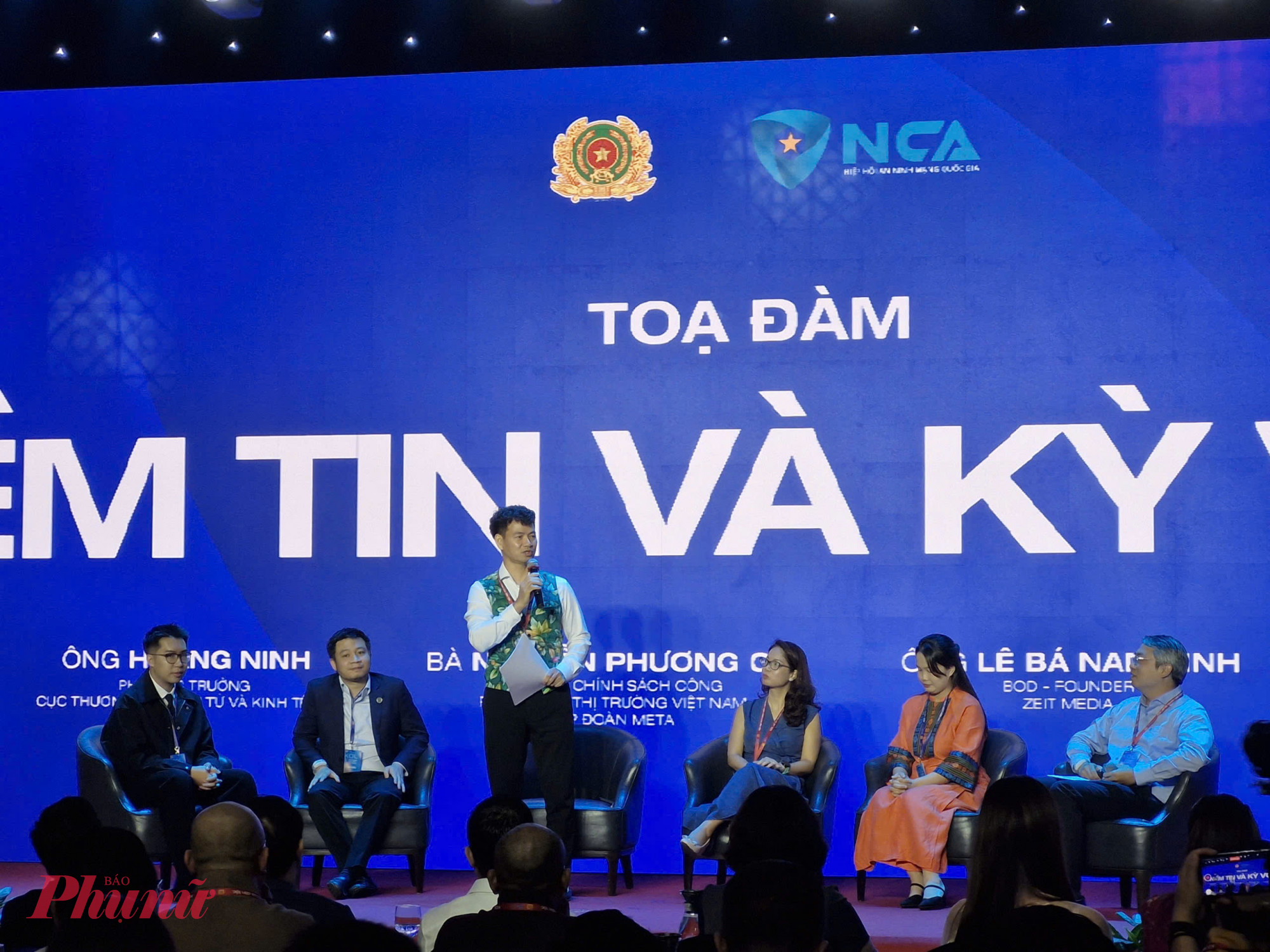 Các diễn giả tham gia tọa đàm Niềm tin và Kỳ vọng - ảnh: H.Anh