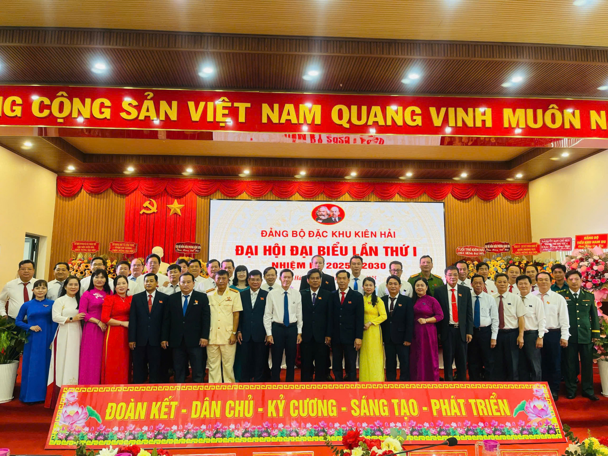 Ban Chấp hành Đảng bộ đặc khu Kiên Hải nhiệm kỳ 2025-2030 - Ảnh Ngọc Duy