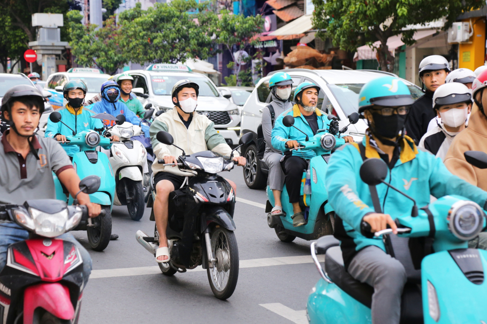Các loại xe lưu thông ở khu vực  trung tâm TPHCM - nơi dự kiến là vùng  phát thải thấp (LEZ) - ẢNH: NGUYỄN VĂN