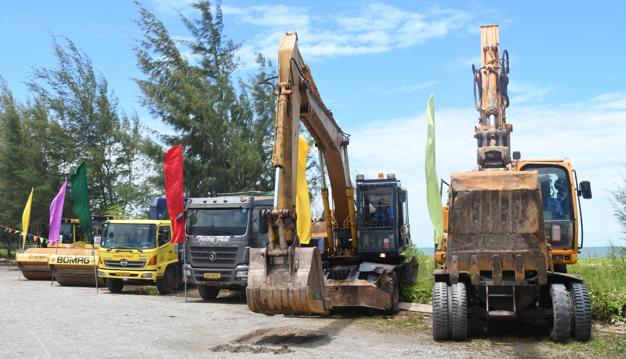 Huế, Đà Nẵng, Đắk Lắk, Cà Mau, An Giang khởi công đồng loạt nhiều dự án cơ sở hạ tầng Nghi thức khởi công tuyến đường ven biển Hà Tiên - Ảnh Hồng Điệp
