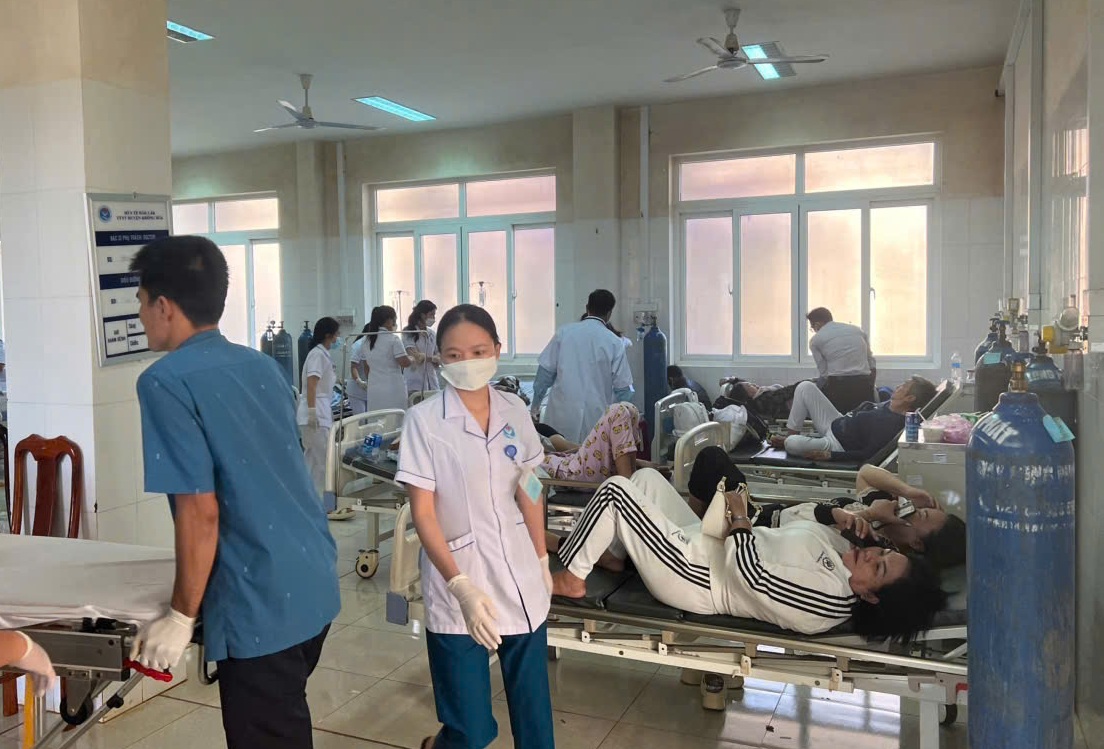 Các nạn nhân đang được điều trị tại bệnh viện - Ảnh: B.X.