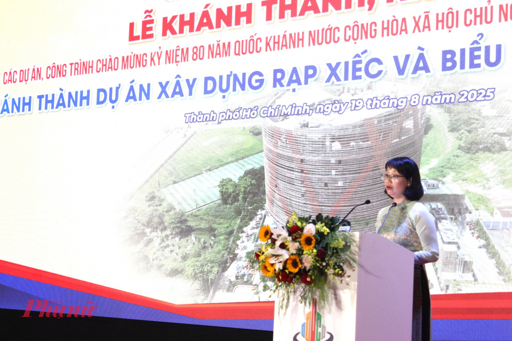 Phó Chủ tịch UBND TPHCM Trần Thị Diệu Thúy phát biểu chỉ đạo tại lễ khánh thành - Ảnh: Ngọc Tuyết