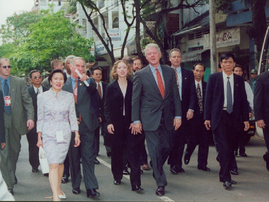 Tổng thống Bill Clinton đến TPHCM vào tháng 11/2000