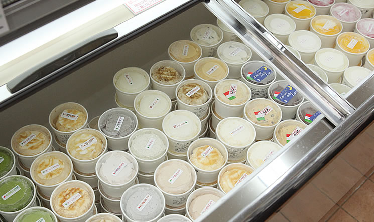 Quán kem Gelateria Circo D'oro là lựa chọn khi đến Osaka. Chủ quán kem này đào tạo tại Ý nên hàng ngày làm ra nhiều vị kem Ý rất ngon. Kem sicilian pistachio, kem  affogato hay sorbet yuzu vị cam chanh được ưa chuộng nhất của quán. Địa chỉ: 114, tòa nhà Shintanimachi Daisan, 7-3-4 Tanimachi, Chuo-ku, thành phố Osaka - Ảnh: Gelateria Circo D'oro