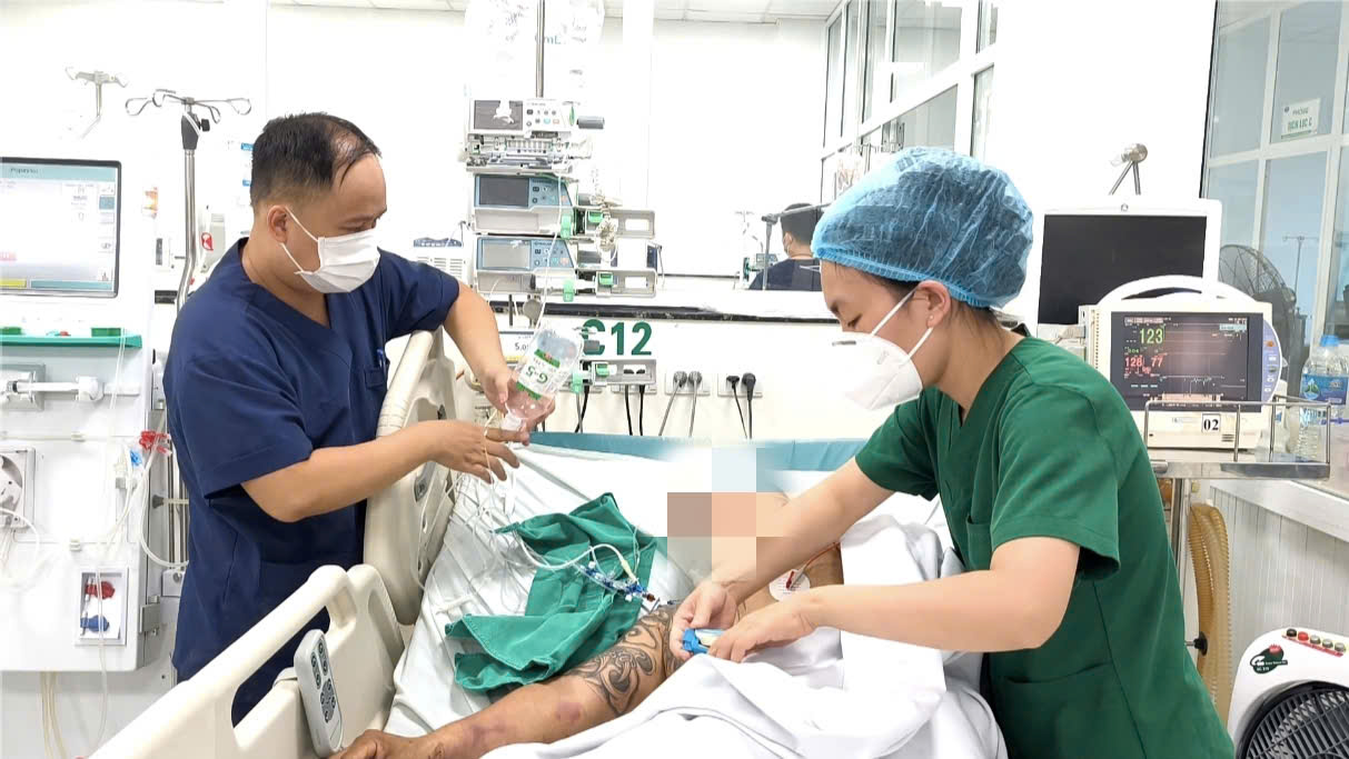 Bệnh nhân sốt rét điều trị tại Bệnh viện Bệnh Nhiệt đới Trung ương - ảnh: T.S