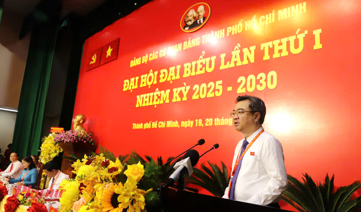  ông Nguyễn Thanh Nghị - Ủy viên Ban Chấp hành Trung ương Đảng, Phó Bí thư thường trực Thành ủy TPHCM 