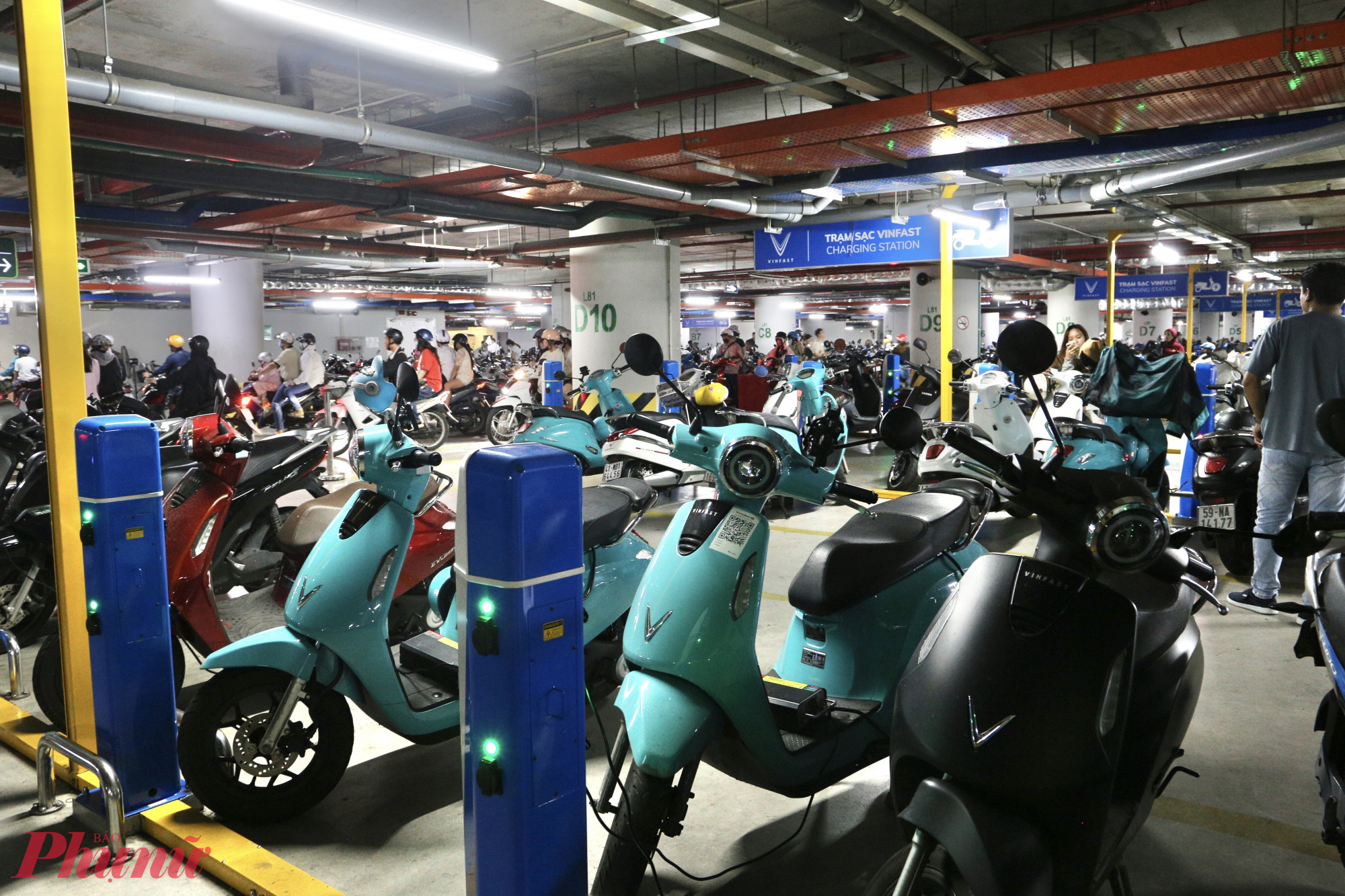 Hầu hết chung cư chưa bố trí trạm sạc, Sở Xây dựng TPHCM khẳng định sẽ hỗ trợ thủ tục, đồng thời kiến nghị Bộ sớm ban hành quy chuẩn an toàn - Ảnh: Thanh Tâm