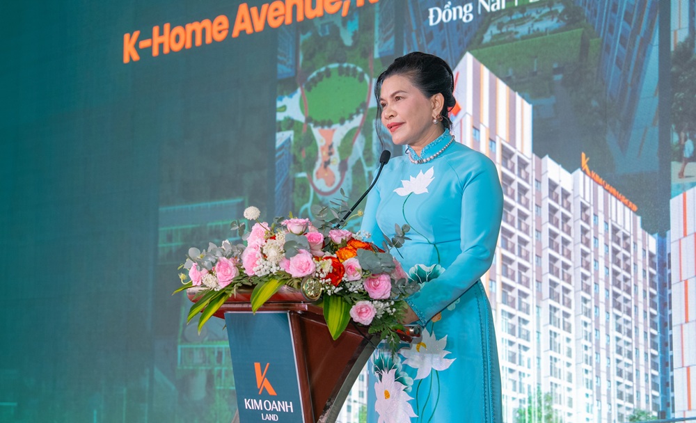 Bà Đặng Thị Kim Oanh - Chủ tịch HĐQT, Tổng giám đốc Kim Oanh Group - phát biểu tại Lễ động thổ 3 dự án K-Home Avenue, K-Home Midtown, K-Home Skyview - Ảnh: Kim Oanh Group