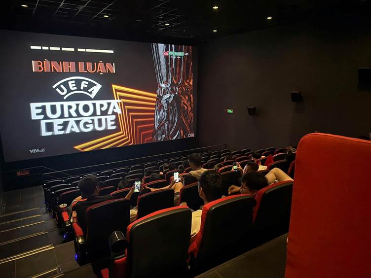 Khán giả xem trực tiếp trận chung kết UEFA 2025 tại rạp CGV (Ảnh: CGV)