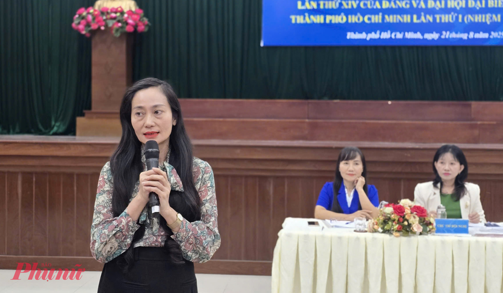 Đại biều gop ý tại hội nghị 